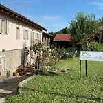 לינה וארוחת בוקר La Luce Delle Colline Serravalle delle Langhe